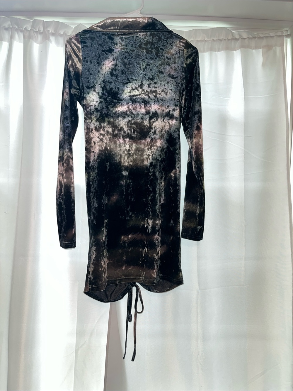 Motel Urban Outfitters Green Marble Ruched Velvet Long Sleeve Mini Dress - Picture 4 of 5